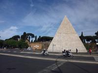 Ostiense_Pyramide (1) &ndash; &copy; Andreas Höhn (Eberhardt TRAVEL)