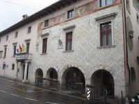Rovereto, Stadtführung mit Monica,Rathaus &ndash; &copy; Gisela Gerlach (Eberhardt TRAVEL)