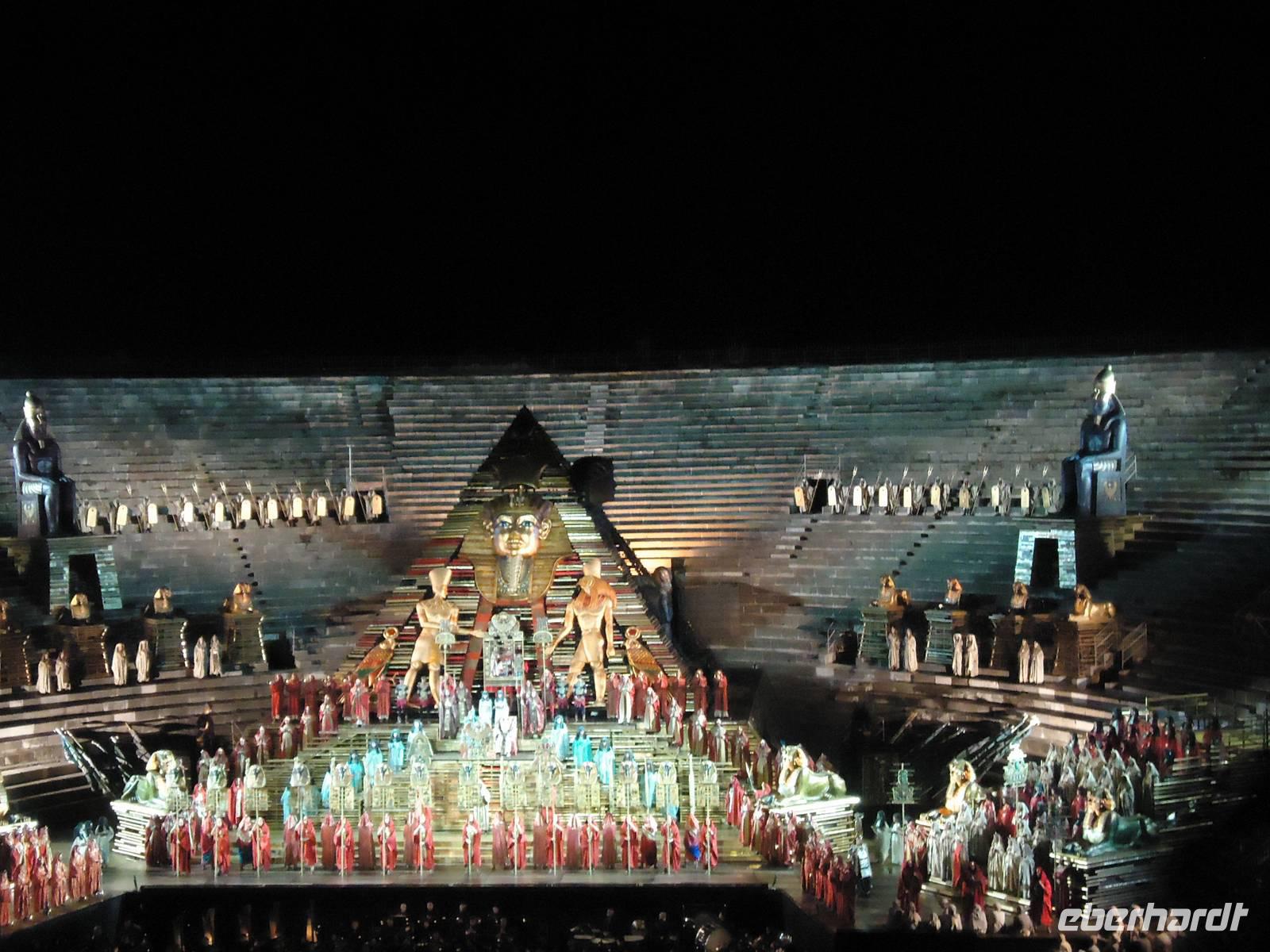 Verona_Auffuehrung_Aida_2 &ndash; &copy; Walburga Lindner (Eberhardt TRAVEL)