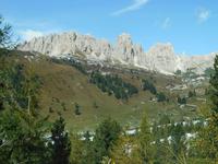Dolomiten-Rundfahrt (Fahrt vom Grödner-Joch ins Grödner Tal) &ndash; &copy; Katrin Deutschbein (Eberhardt TRAVEL)