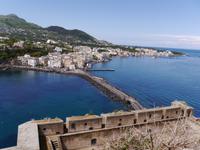 Ischia Ponte &ndash; &copy; Betina Marinow (Eberhardt TRAVEL)