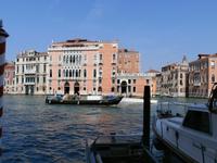 Venedig mit Balkon von Brunetti (Donna Leon) &ndash; &copy; Ingrid Langer (Eberhardt TRAVEL)