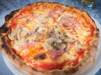 lecker Pizza essen &ndash; &copy; Anna Stiebing (Eberhardt TRAVEL)