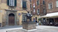 Lucka, Stadtführung mit Nada,Puccini-Denkmal &ndash; &copy; Gisela Gerlach (Eberhardt TRAVEL)