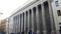 Hadrianeum (Tempel des Hadrian) &ndash; &copy; Katrin Deutschbein (Eberhardt TRAVEL)