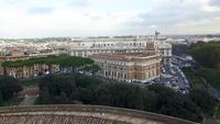 Blick von der Terrasse der Engelsburg in Richtung Justizpalast