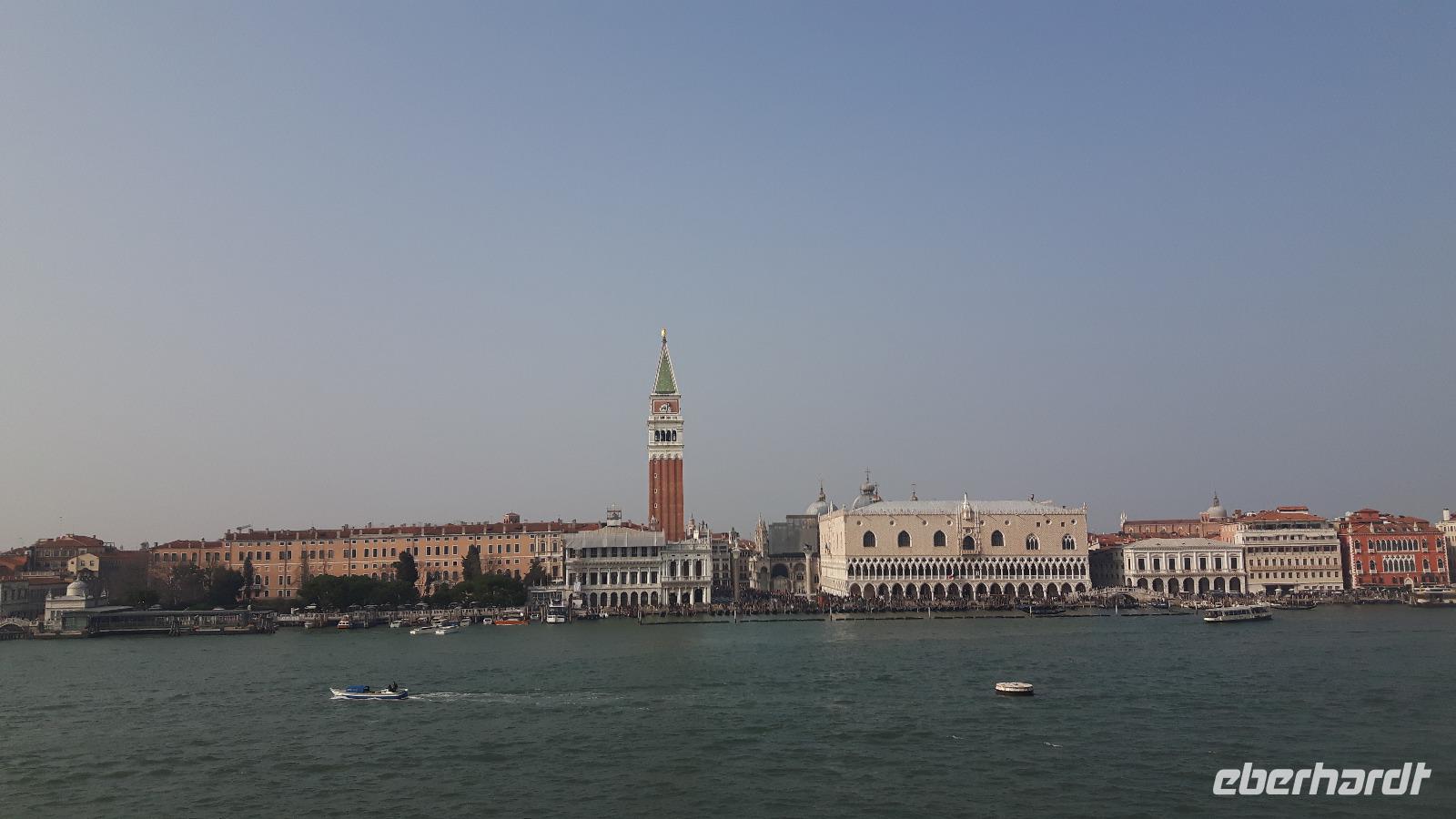 035 Ausfahrt der MS BERLIN in Venedig &ndash; &copy; Matthias Makowski (Eberhardt TRAVEL)