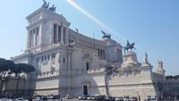 Rom - Piazza di Venezia - Reiterstandbild von König Vittorio Emanuele II. vor dem 