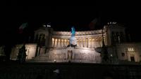 Monumento a Vittorio Emanuele II bei unserem Nachtspaziergang &ndash; &copy; Kathrin Kubik (Eberhardt TRAVEL)