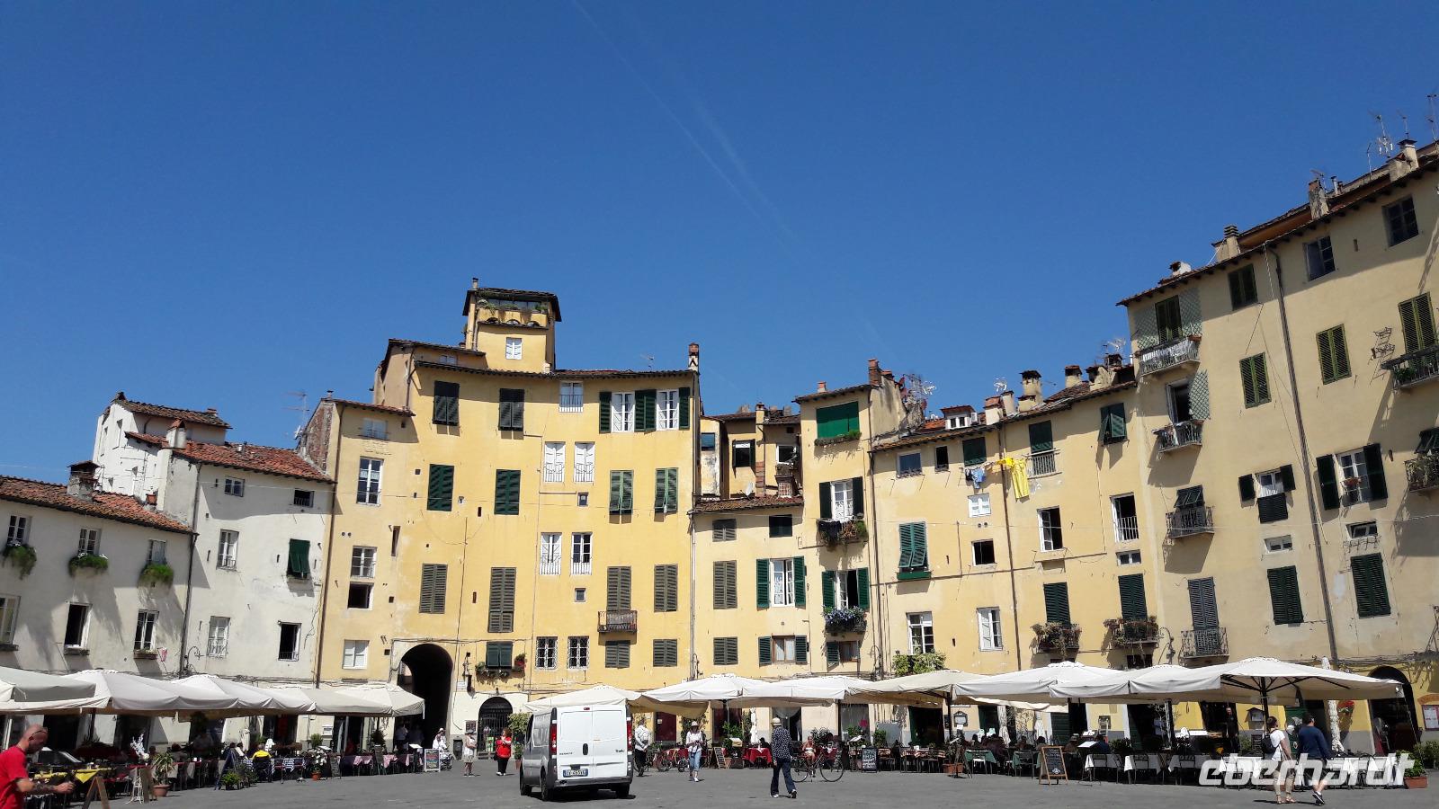 47_Lucca_Piazza d.Amfiteatro &ndash; &copy; Walburga Lindner (Eberhardt TRAVEL)