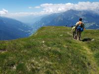 Wandern in Südtirol (Italien) – Dolomiten Wanderreise in Sterzing Astjoch – Sellajoch – Seiser Alm – Gemeinschaftsalm Fane – Burkhardtsklamm – Ratschinger Almenweg – Tatschsp (167) &ndash; &copy; Benjamin Rodriguez Manzanares (Eberhardt TRAVEL)