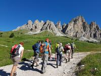 Wandern in Südtirol (Italien) – Dolomiten Wanderreise in Sterzing Astjoch – Sellajoch – Seiser Alm – Gemeinschaftsalm Fane – Burkhardtsklamm – Ratschinger Almenweg – Tatschsp (325) &ndash; &copy; Benjamin Rodriguez Manzanares (Eberhardt TRAVEL)
