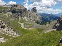 Wandern in Südtirol (Italien) – Dolomiten Wanderreise in Sterzing Astjoch – Sellajoch – Seiser Alm – Gemeinschaftsalm Fane – Burkhardtsklamm – Ratschinger Almenweg – Tatschsp (393) &ndash; &copy; Benjamin Rodriguez Manzanares (Eberhardt TRAVEL)