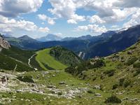 Wandern in Südtirol (Italien) – Dolomiten Wanderreise in Sterzing Astjoch – Sellajoch – Seiser Alm – Gemeinschaftsalm Fane – Burkhardtsklamm – Ratschinger Almenweg – Tatschsp (408) &ndash; &copy; Benjamin Rodriguez Manzanares (Eberhardt TRAVEL)