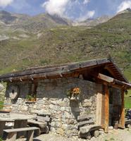 Ein Steinhaus &ndash; &copy; Ksenia Parfenova (Eberhardt TRAVEL)