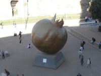 Am Kolosseum Granatapfel &ndash; &copy; Ingrid Langer (Eberhardt TRAVEL)
