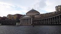 Beim Königspalast von Neapel