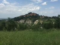 090 Wanderung nach Buonconvento - Blick nach Chiusure &ndash; &copy; Patrick Fritzsche (Eberhardt TRAVEL)