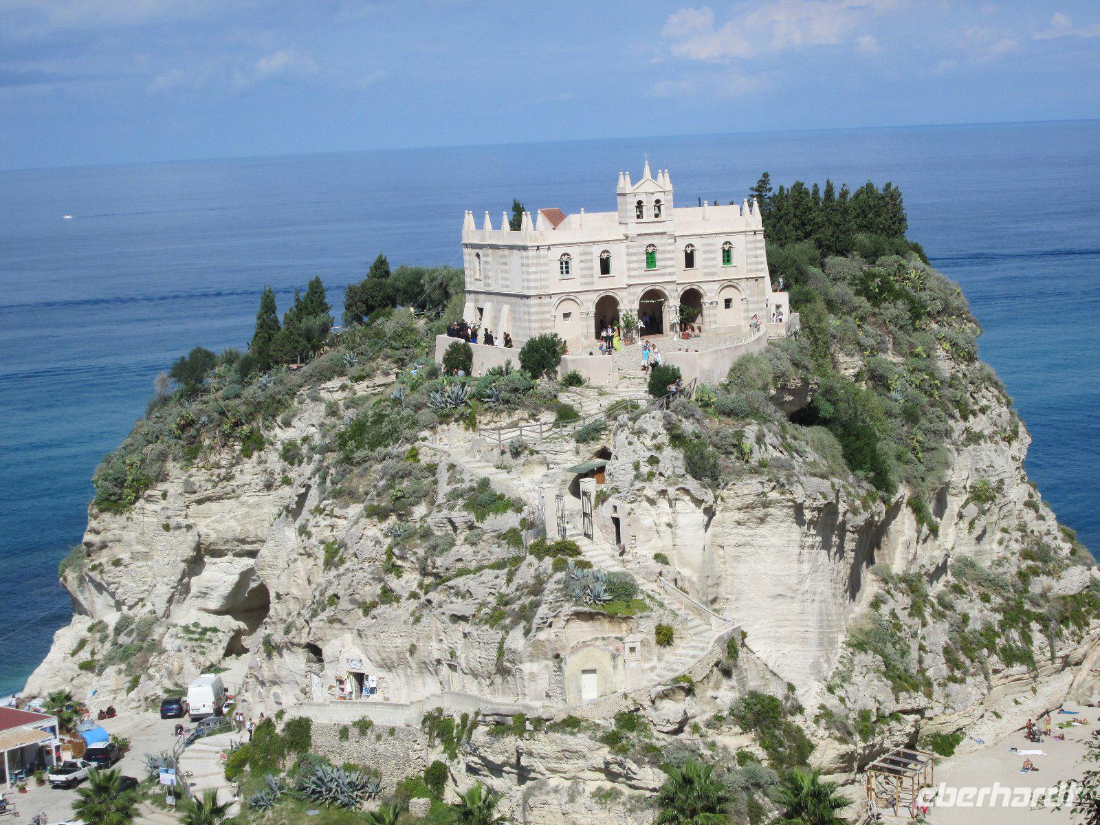 Kirche Santa Maria dell' Isola Tropea &ndash; &copy; Heike Heinen (Eberhardt TRAVEL)