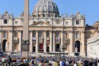 Heiligsprechung Petersplatz &ndash; &copy; Eric Richter (Eberhardt TRAVEL)