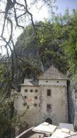 Eingang Predjama, Slowenien &ndash; &copy; Simone Willner (Eberhardt TRAVEL)