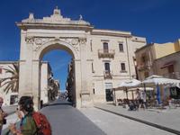 DSCN2757   Porta Reale Noto &ndash; &copy; Kerstin Veit (Eberhardt TRAVEL)