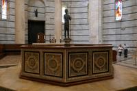Taufbecken Baptisterium Pisa &ndash; &copy; Philipp Schmitz (Eberhardt TRAVEL)