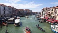 Blick von der Rialtobrücke auf den Canal Grande