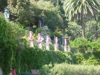 Bewacht von rosa Erdmännchen! &ndash; &copy; Tina Pöhler (Eberhardt TRAVEL)