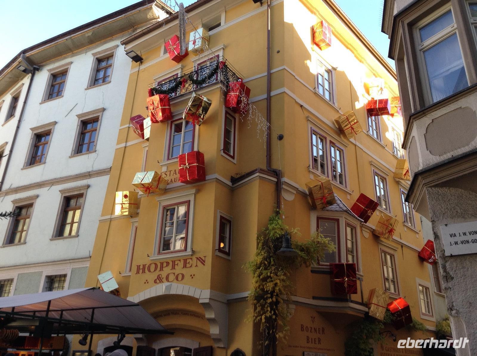 hübscher Schmuck in der Bozner Innenstadt &ndash; &copy; Uta Schöne (Eberhardt TRAVEL)