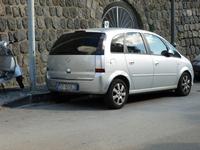 Wie war das mit den KFZ-Kennzeichen? =>Dieser Opel ist NICHT aus Dresden.  &ndash; &copy; Petra Scherbaum (Eberhardt TRAVEL)