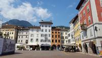 Trient - Domplatz &ndash; &copy; Betina Marinow (Eberhardt TRAVEL)
