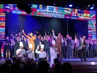 Theater Norwegian Sun &ndash; &copy; Sabine Letzybyll (Eberhardt TRAVEL)