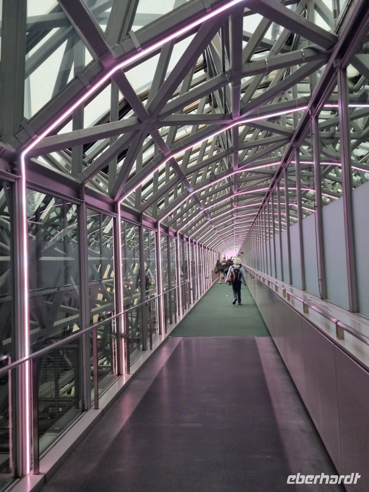 Kyoto - Bahnhof (Skywalk) &ndash; &copy; Katrin Deutschbein (Eberhardt TRAVEL)