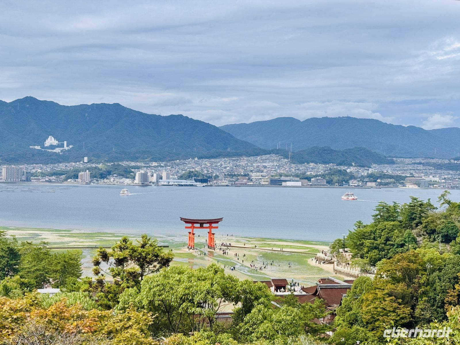 Tag 9 - Blick über die Insel Miyajima  &ndash; &copy; Christin Kuschka (Eberhardt TRAVEL)