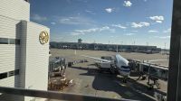 002 – Am Flughafen Dresden &ndash; &copy; Vivien Fiedler (Eberhardt TRAVEL)