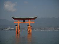 Hiroshima - Miyajima - Fährüberfahrt - Itsukushima Torii &ndash; &copy; Juliane Voigt (Eberhardt TRAVEL)