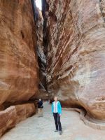 Petra - Spaziergang durch den Siq...  &ndash; &copy; Katrin Deutschbein (Eberhardt TRAVEL)