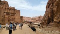 Rundreise Jordanien - Fassadenstraße in der Felsenstadt Petra &ndash; &copy; Franziska Bergmann (Eberhardt TRAVEL)