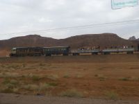 Auf dem Weg von Kerak zum Wadi Rum treffen wir auf die Hedschasbahn. 1322 km lang, führte sie von Damaskus in Syrien nach Medina. Heute gibt es nur noch kurze, touristisch genutzte Teilstrecken. &ndash; &copy; Vivian Kreft (Eberhardt TRAVEL)