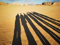 Tag 6 15.03.2023 Wadi Rum, Schattenspiele &ndash; &copy; Gabriele Sauer (Eberhardt TRAVEL)