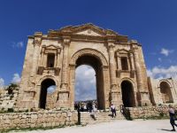 Hadriansbogen in Jerash &ndash; &copy; Simone Willner (Eberhardt TRAVEL)