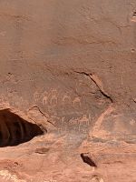 30.7 Wadi Rum - Felsenmalereien &ndash; &copy; Teresa Rumpel (Eberhardt TRAVEL)