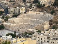Ausführliche Rundreise im Königreich Jordanien - Blick von der Zitadelle auf das römische Theater