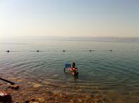 Reisebegleiter Patrick im Toten Meer &ndash; &copy; Patrick Fritzsche (Eberhardt TRAVEL)