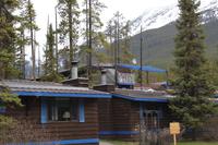 unsere gemütlichen Bungalows in Sunwapta &ndash; &copy; Elisa Müller (Eberhardt TRAVEL)