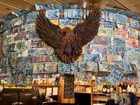 Larry’s Bar  &ndash; &copy; Elisabeth Fox-Maerki (Eberhardt TRAVEL)