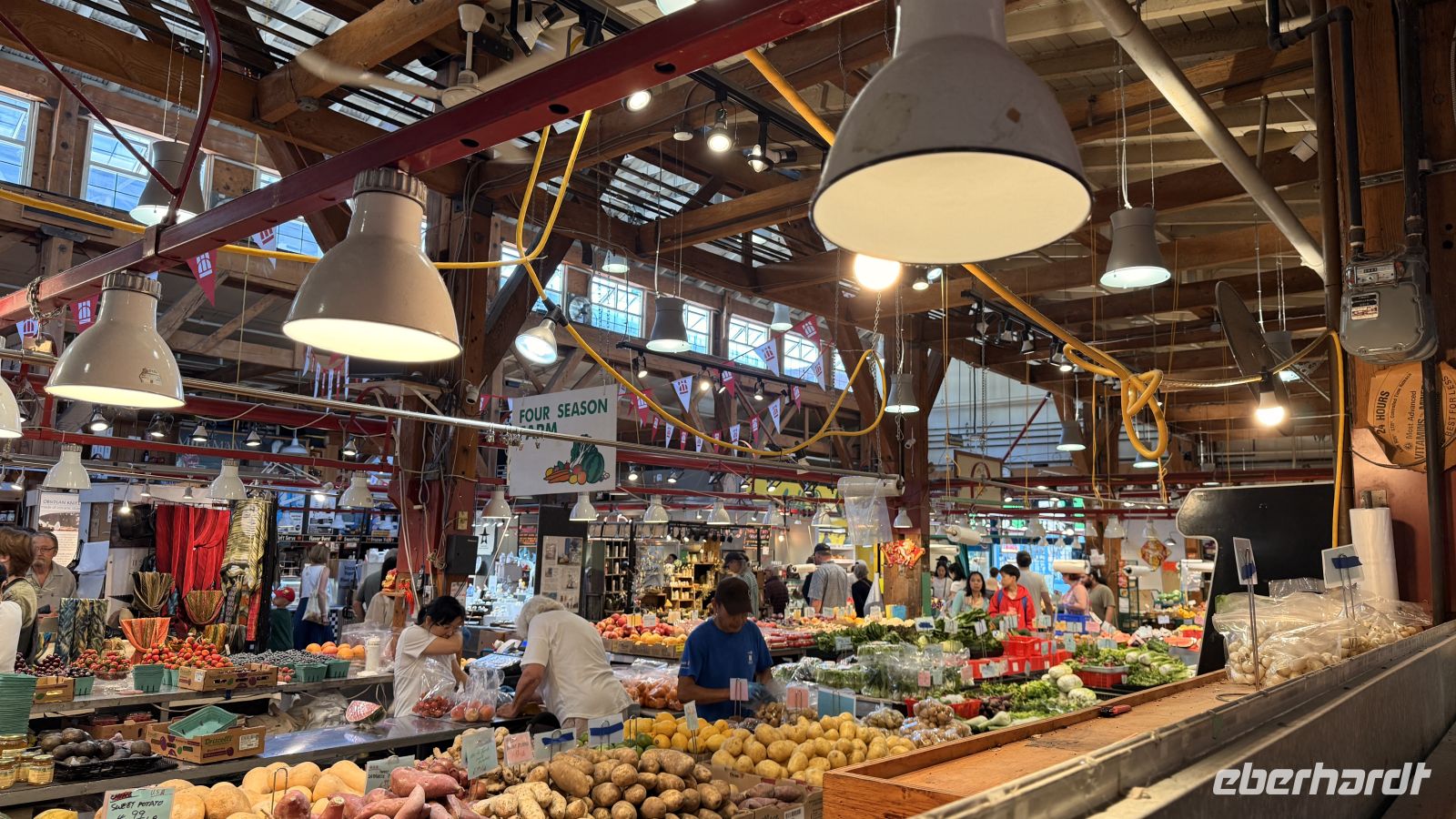 Stadtrundfahrt Vancouver / Granville Island  &ndash; &copy; Leon Prinz (Eberhardt TRAVEL)