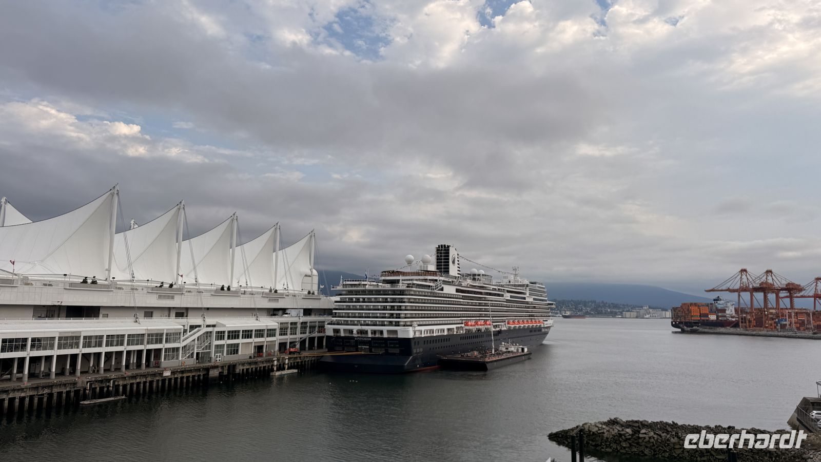 Tag 9, Spaziergang Vancouver/ Blick auf die Ms Koningsdam &ndash; &copy; Leon Prinz (Eberhardt TRAVEL)