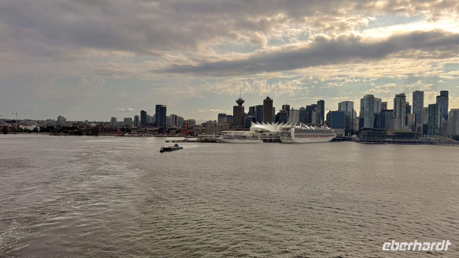 Tag 9, Auslaufen in Vancouver  &ndash; &copy; Leon Prinz (Eberhardt TRAVEL)